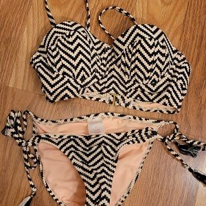 Xhilaration Size Small Bathing Suit